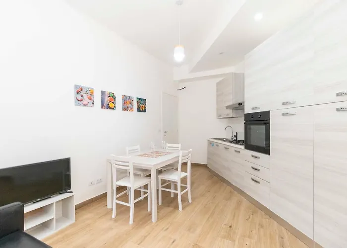 Apartament Guesthost - Roomy & Modern Flat Piazza Statuto *