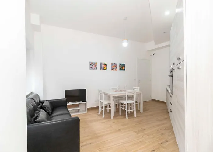 Guesthost - Roomy & Modern Flat Piazza Statuto *