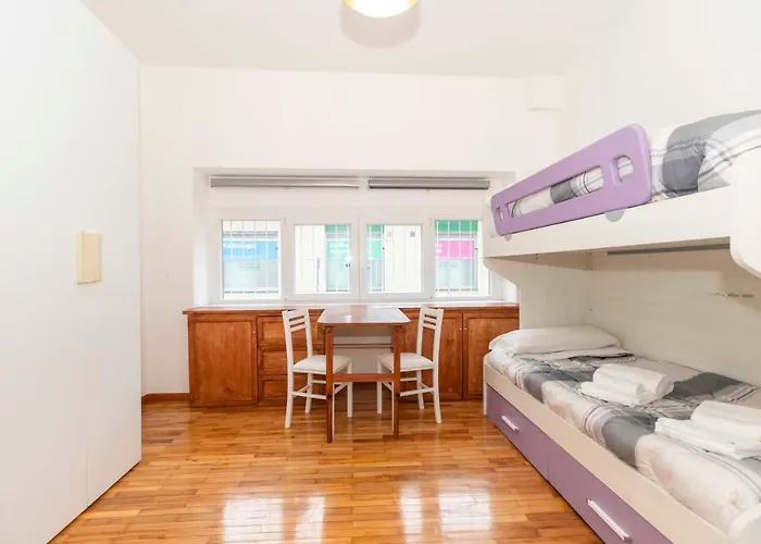 Guesthost - Roomy & Modern Flat Piazza Statuto Turín