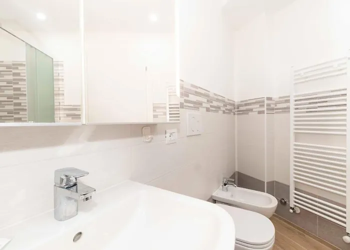 Guesthost - Roomy & Modern Flat Piazza Statuto