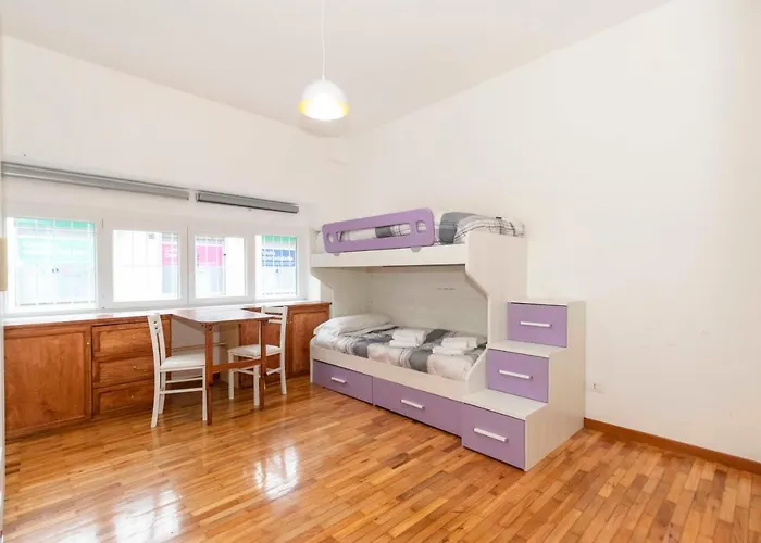 Guesthost - Roomy & Modern Flat Piazza Statuto Apartament *