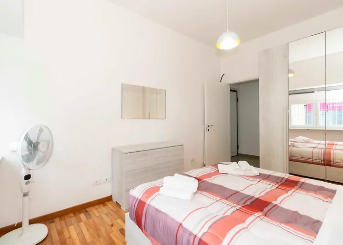 Guesthost - Roomy & Modern Flat Piazza Statuto Turín