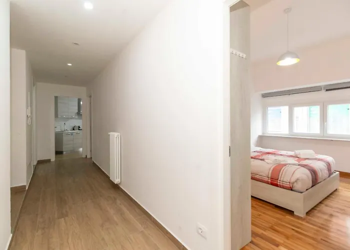 Guesthost - Roomy & Modern Flat Piazza Statuto Apartmán *