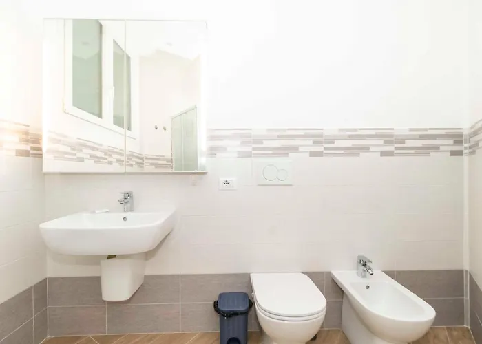 Apartmán Guesthost - Roomy & Modern Flat Piazza Statuto Turín