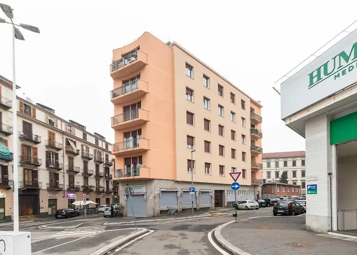 Guesthost - Roomy & Modern Flat Piazza Statuto Apartamento