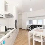 דירה Guesthost - Roomy & Modern Flat Piazza Statuto טורינו