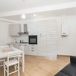 Guesthost - Roomy & Modern Flat Piazza Statuto דירה טורינו