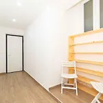 Guesthost - Roomy & Modern Flat Piazza Statuto דירה *
