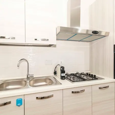 Daire Guesthost - Roomy & Modern Flat Piazza Statuto Torino