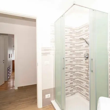 아파트 Guesthost - Roomy & Modern Flat Piazza Statuto