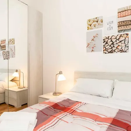 Guesthost - Roomy & Modern Flat Piazza Statuto Daire *