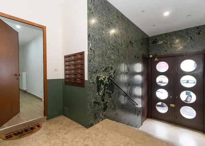 Guesthost - Roomy & Modern Flat Piazza Statuto トリノ