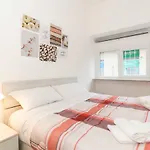 דירה Guesthost - Roomy & Modern Flat Piazza Statuto טורינו